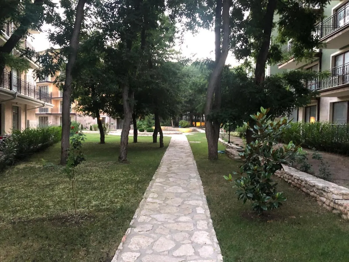 וארנה Rabi Park Residence 0*,